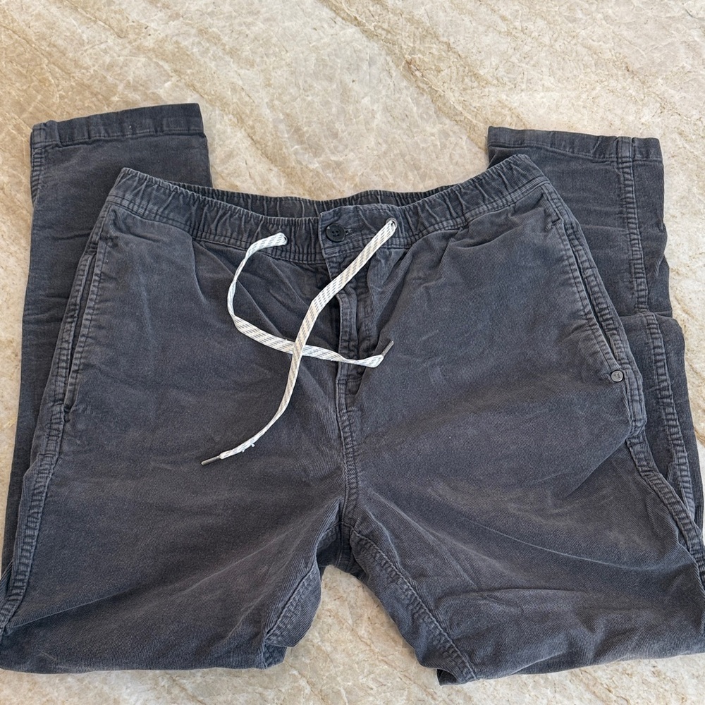 Vuori Men's Charcoal corduroy